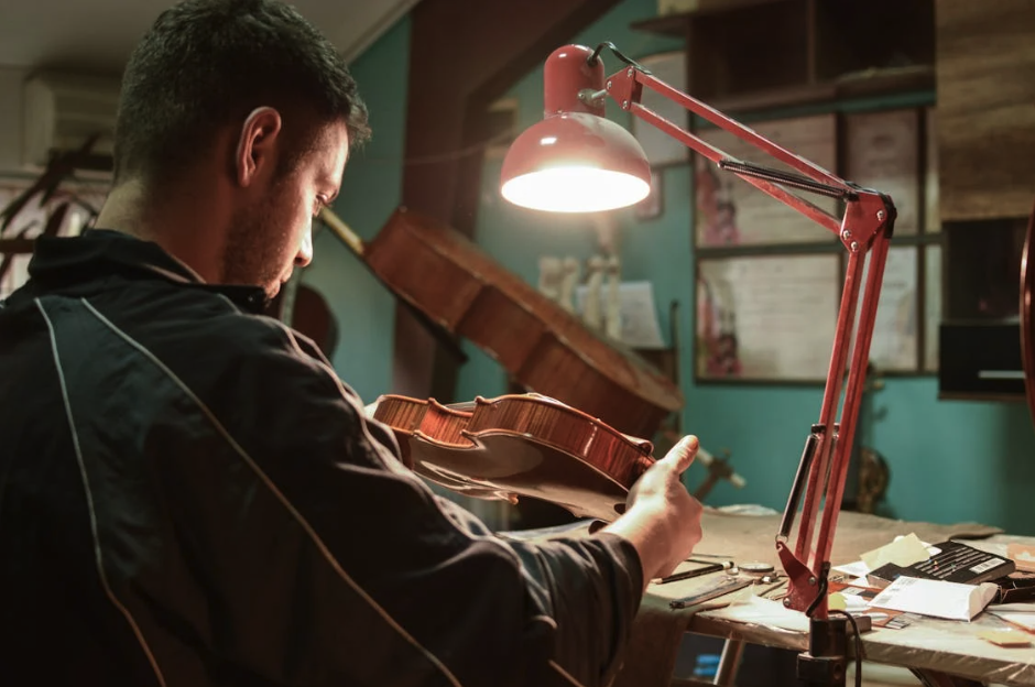 When to Take Your Violin for Repairs and How to Find a Luthier