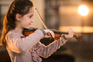 head-out-the-way-for-aspiring-violin-students-blog-image
